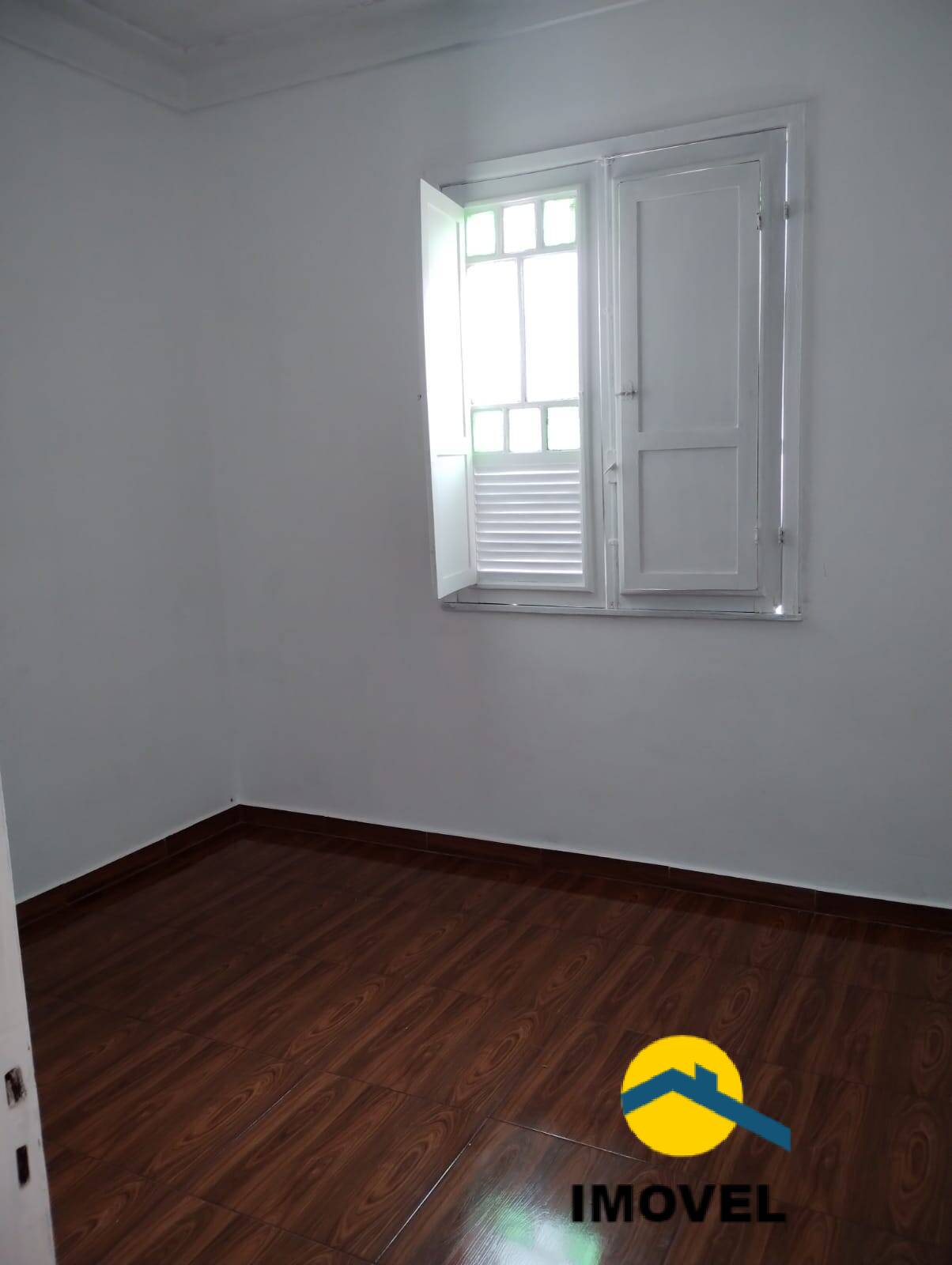 Casa à venda com 3 quartos, 160m² - Foto 2