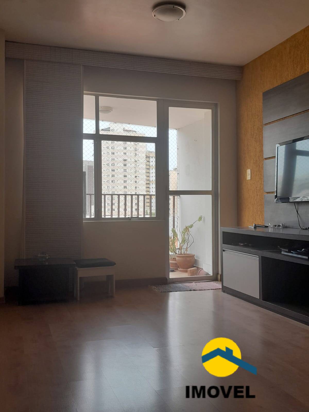 Apartamento à venda com 2 quartos, 70m² - Foto 2