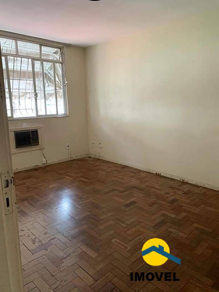 Apartamento à venda com 2 quartos, 70m² - Foto 1