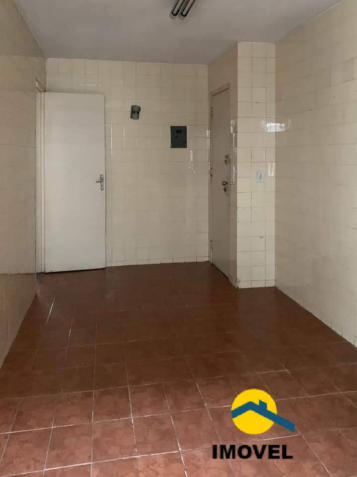 Apartamento à venda com 2 quartos, 70m² - Foto 4