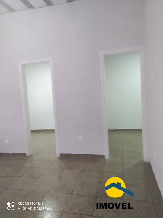 Casa à venda com 2 quartos, 60m² - Foto 2