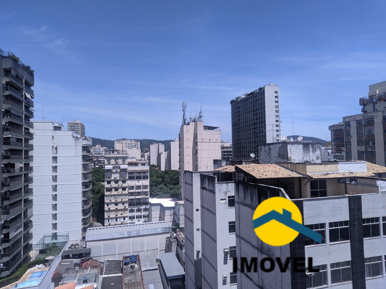 Apartamento à venda com 3 quartos, 130m² - Foto 3